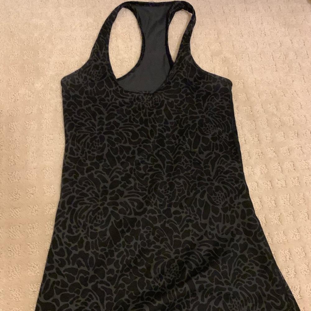 Lululemon tank
